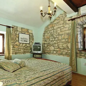https://mugeba-3-bedroom-accommodation.in-istria.net